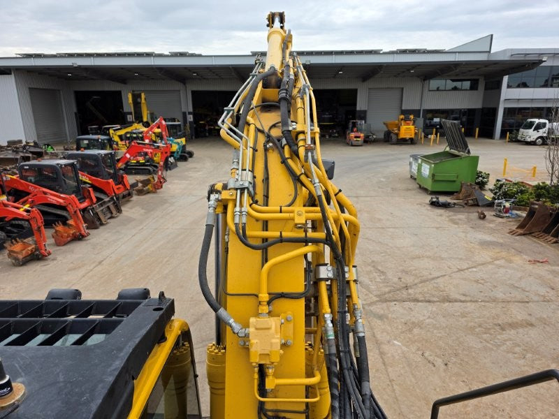 2022 KOMATSU PC138US-11 15T EXCAVATOR (E374) WITH TILT HITCH AND 3335 HOURS
