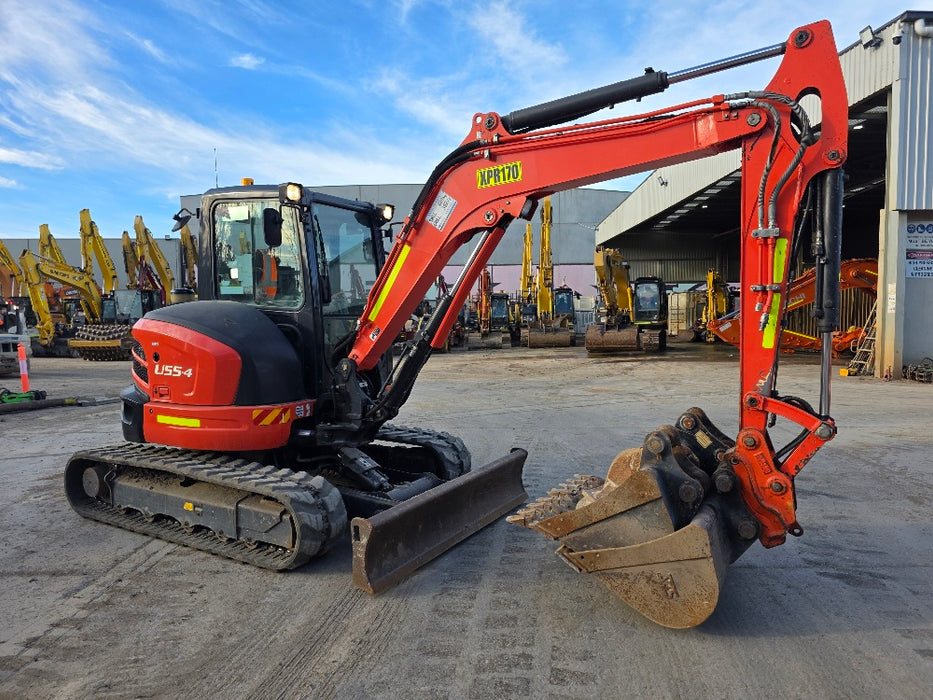 2022 KUBOTA U55-4 5.5T EXCAVATOR (M815) WITH A/C CAB, HITCH, BUCKETS AND 2295 HOURS