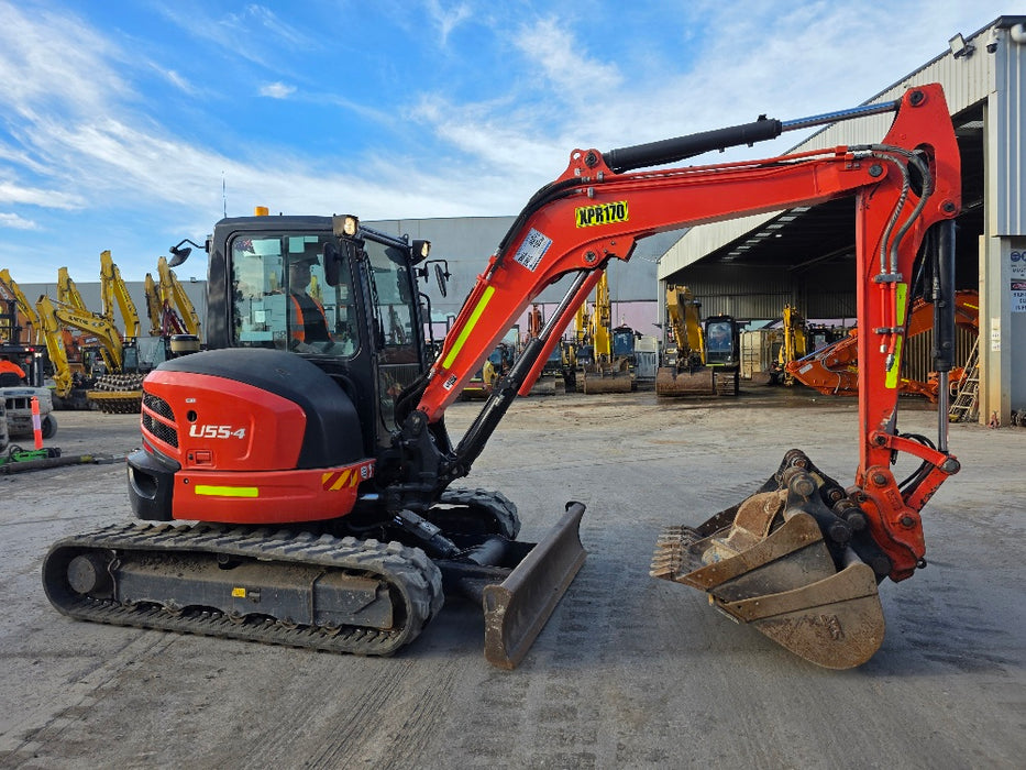 2022 KUBOTA U55-4 5.5T EXCAVATOR (M815) WITH A/C CAB, HITCH, BUCKETS AND 2295 HOURS