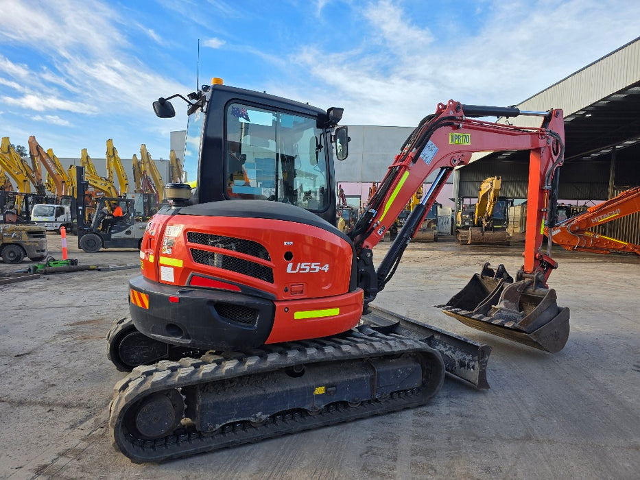 2022 KUBOTA U55-4 5.5T EXCAVATOR (M815) WITH A/C CAB, HITCH, BUCKETS AND 2295 HOURS