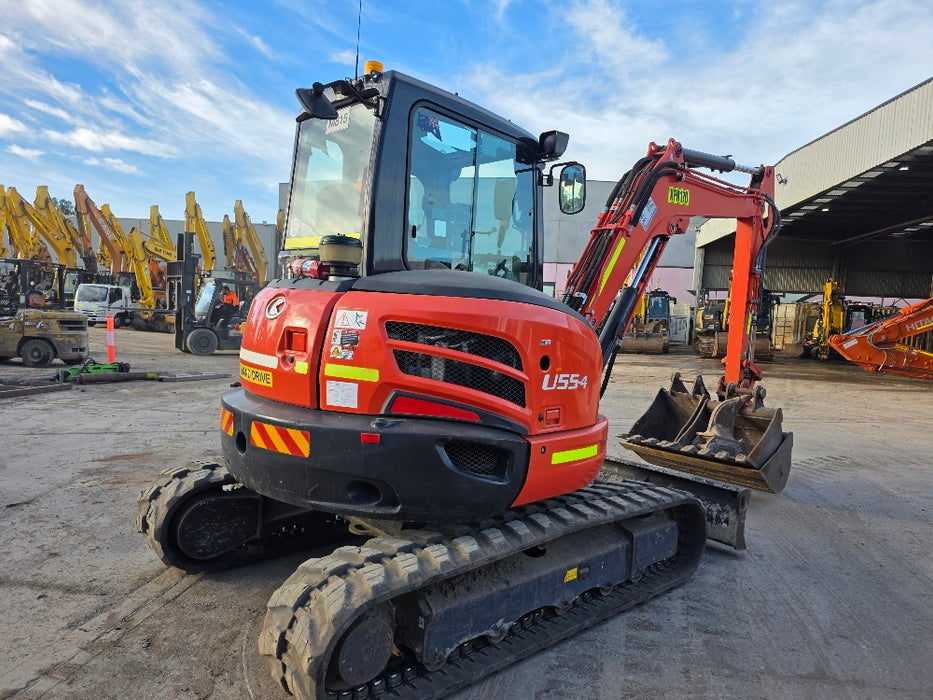 2022 KUBOTA U55-4 5.5T EXCAVATOR (M815) WITH A/C CAB, HITCH, BUCKETS AND 2295 HOURS