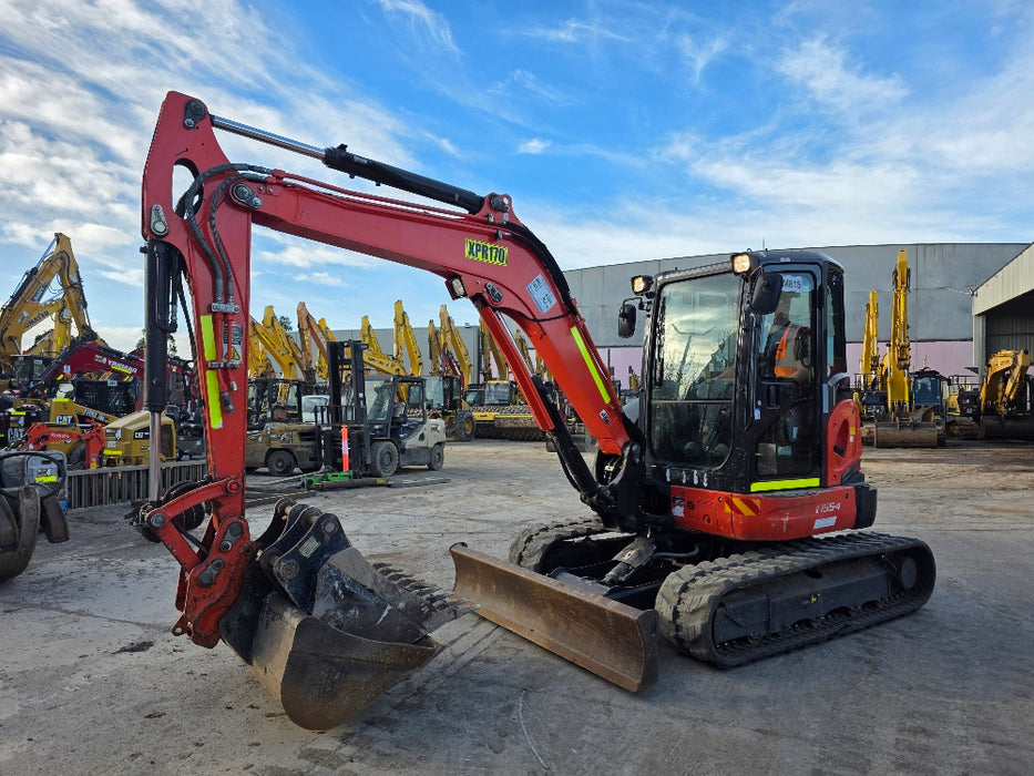 2022 KUBOTA U55-4 5.5T EXCAVATOR (M815) WITH A/C CAB, HITCH, BUCKETS AND 2295 HOURS