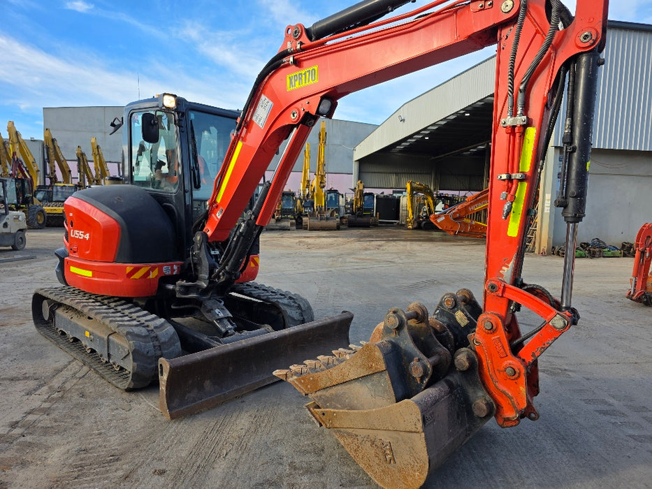 2022 KUBOTA U55-4 5.5T EXCAVATOR (M815) WITH A/C CAB, HITCH, BUCKETS AND 2295 HOURS