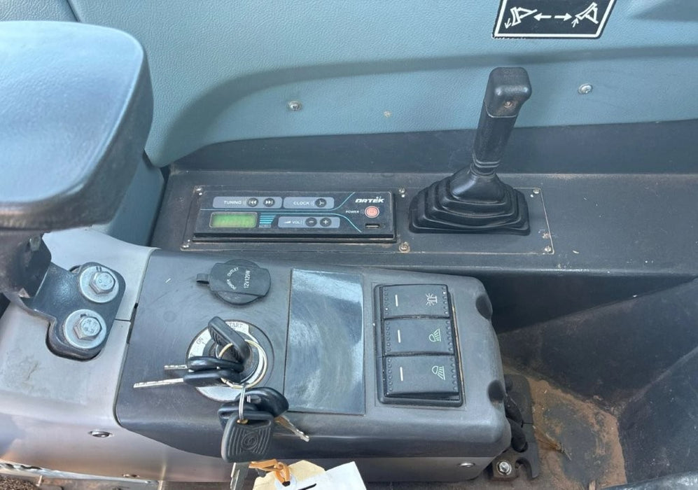 2022 YUCHAI YC35SR 3.8T EXCAVATOR WITH TILT HITCH, BUCKETS, A/C CAB, 785 HOURS