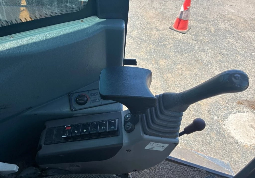 2022 YUCHAI YC35SR 3.8T EXCAVATOR WITH TILT HITCH, BUCKETS, A/C CAB, 785 HOURS