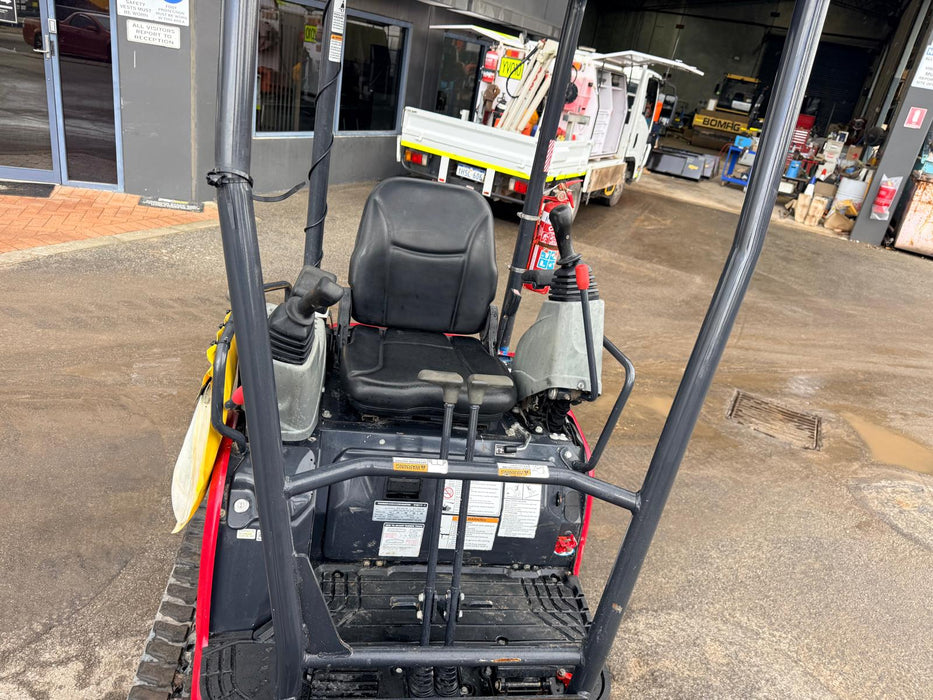 2024 YANMAR VIO17 1.7T EXCAVATOR (EX221) WITH HITCH, BUCKETS AND 1020 HOURS