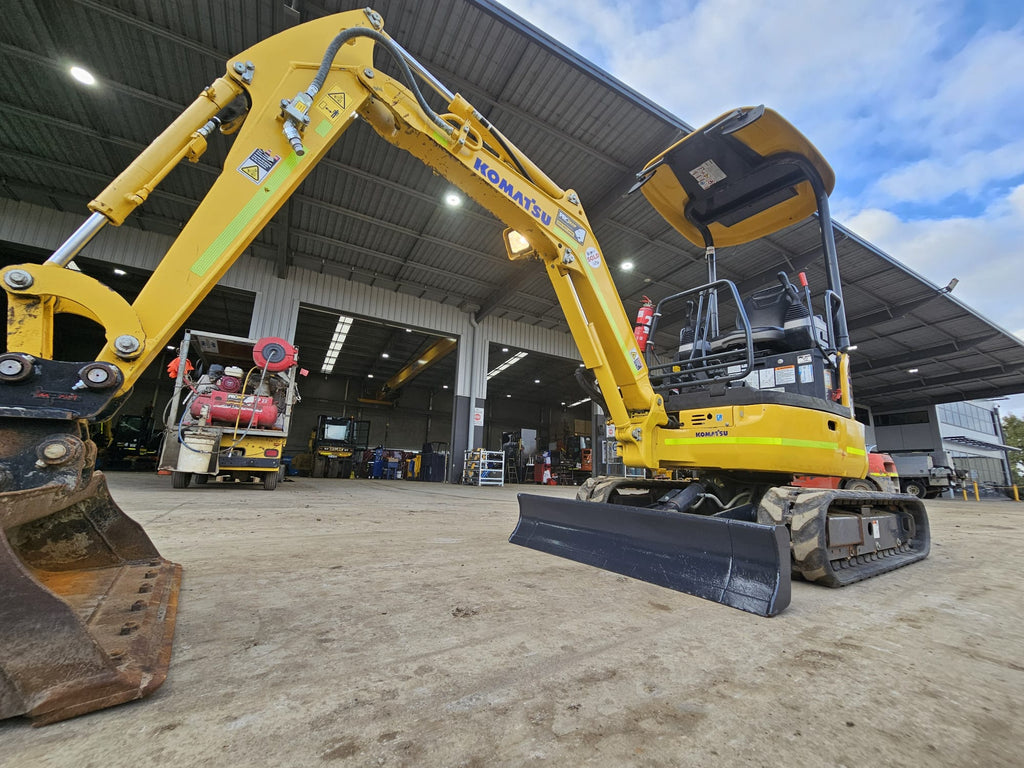 2022 Komatsu PC18MR-3 1.8T Excavator (M912) With 750 Hrs