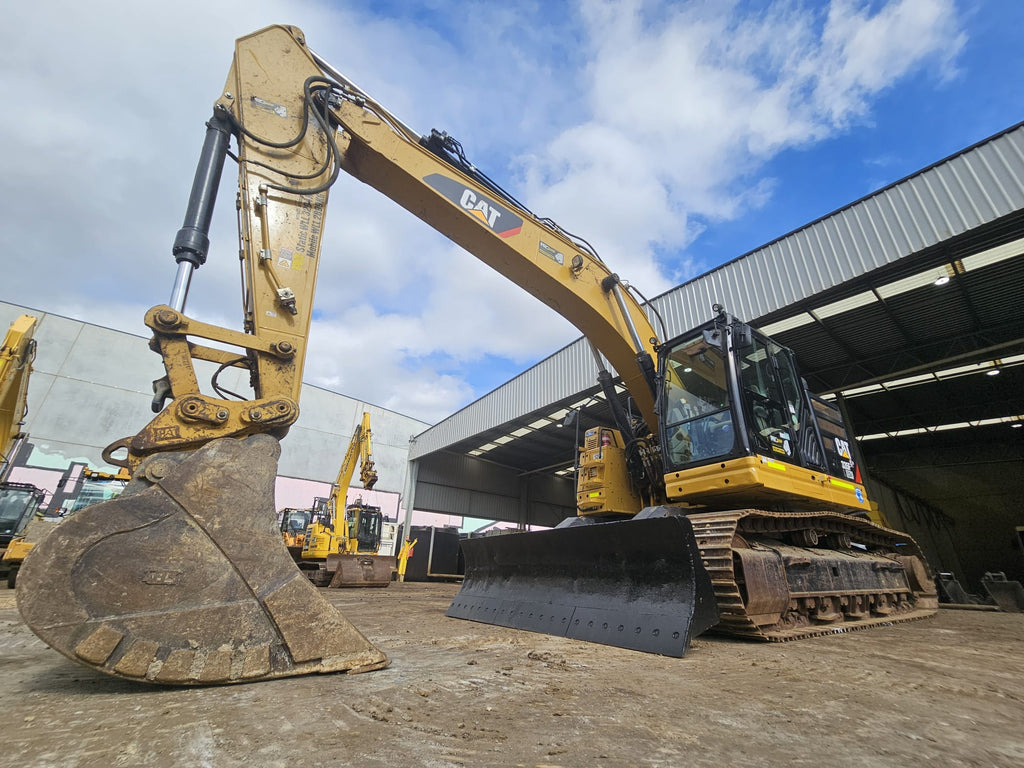Caterpillar 2019 CAT 335FL 38T EXCAVATOR (e294) WITH BLADE, CIVIL SPEC AND 4100 HOURS