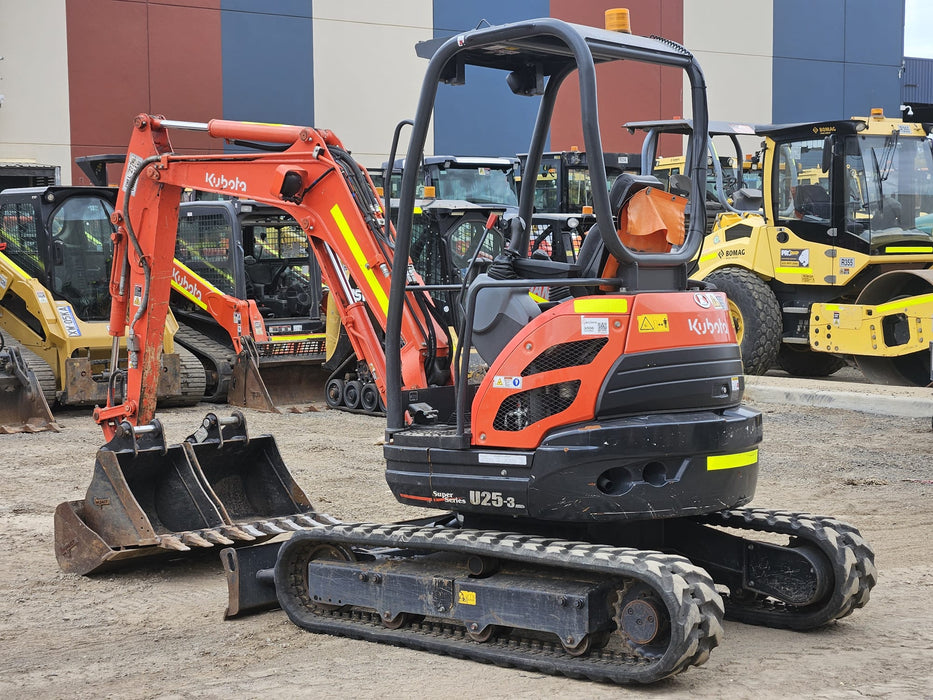 USED 2022 KUBOTA U25-3 2.6T EXCAVATOR (M884) WITH QC HITCH AND 740 HRS