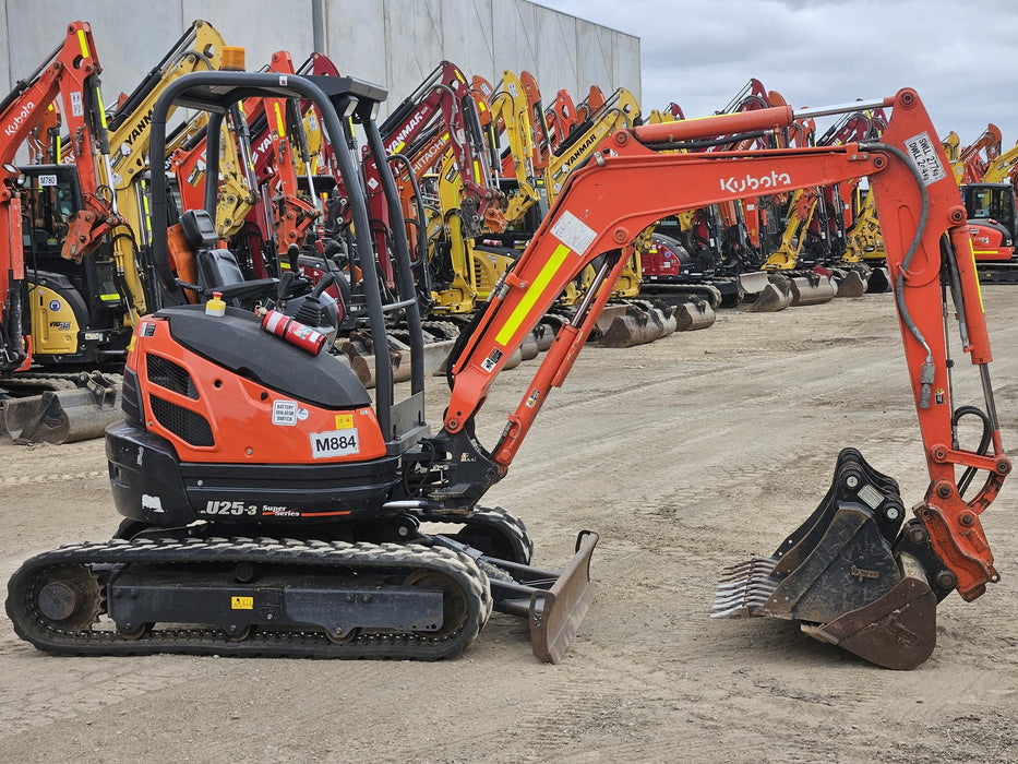 USED 2022 KUBOTA U25-3 2.6T EXCAVATOR (M884) WITH QC HITCH AND 740 HRS