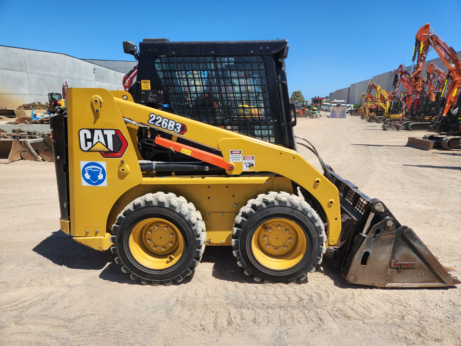 2022 CAT 226B3 SKID STEER LOADER WITH FULL A/C CAB, CIVIL SPEC AND LOW 556 HRS