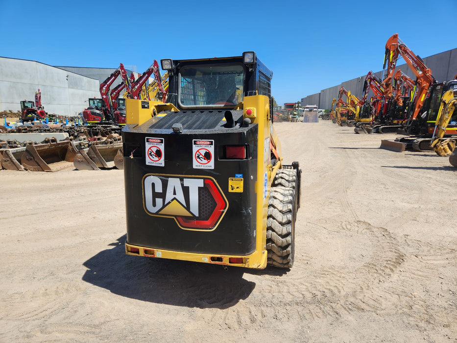 2022 CAT 226B3 SKID STEER LOADER WITH FULL A/C CAB, CIVIL SPEC AND LOW 556 HRS