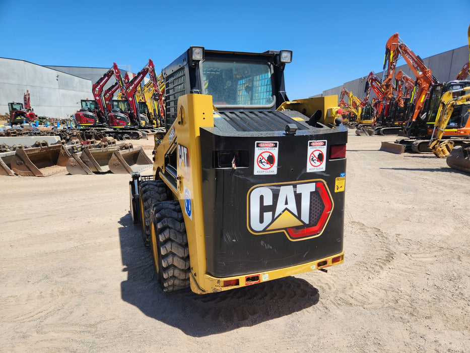 2022 CAT 226B3 SKID STEER LOADER WITH FULL A/C CAB, CIVIL SPEC AND LOW 556 HRS