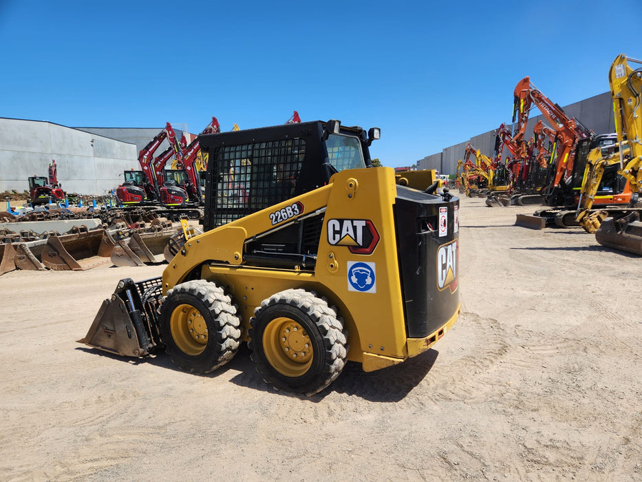 2022 CAT 226B3 SKID STEER LOADER WITH FULL A/C CAB, CIVIL SPEC AND LOW 556 HRS