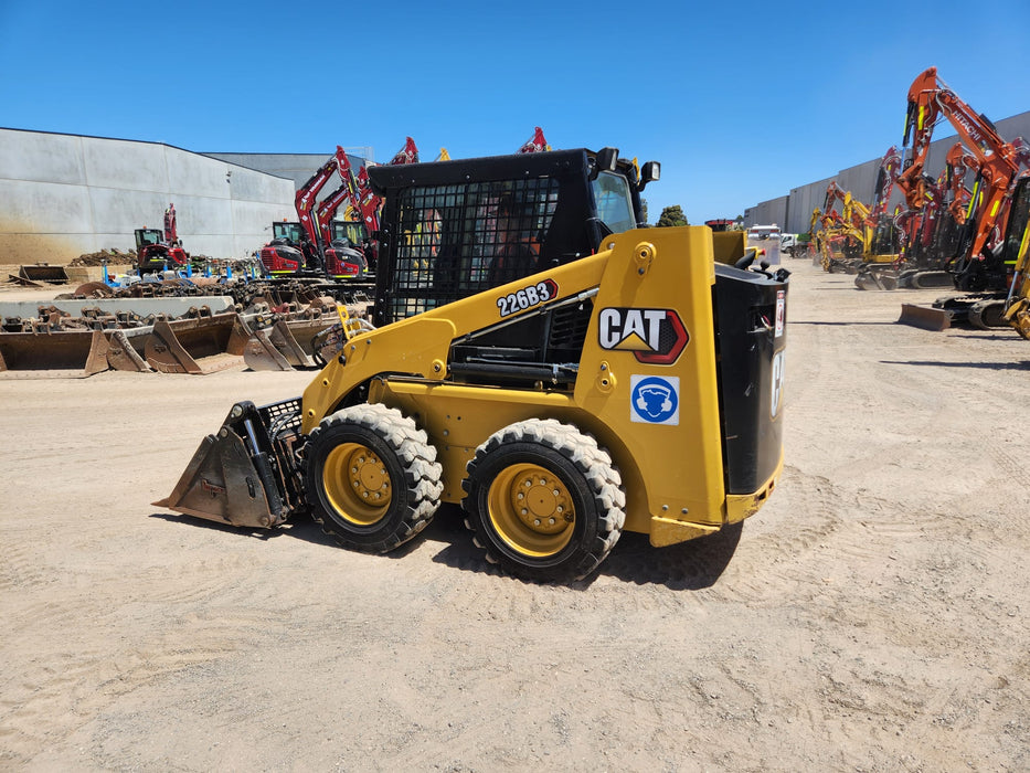 2022 CAT 226B3 SKID STEER LOADER WITH FULL A/C CAB, CIVIL SPEC AND LOW 556 HRS