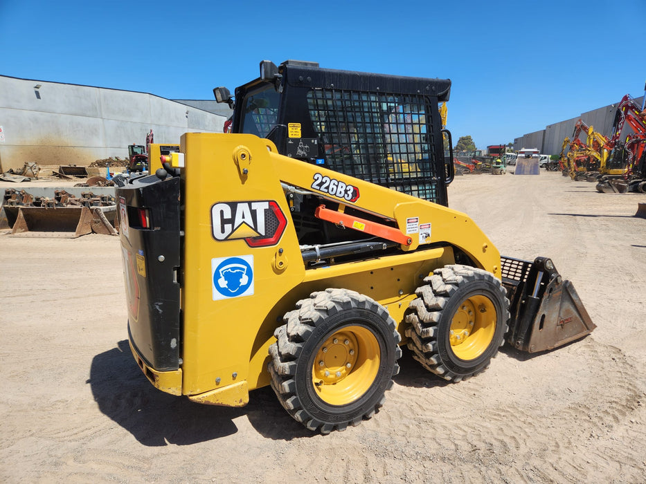 2022 CAT 226B3 SKID STEER LOADER WITH FULL A/C CAB, CIVIL SPEC AND LOW 556 HRS