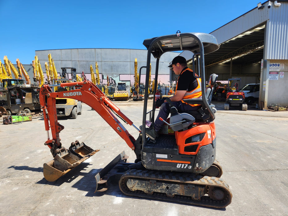 2020 KUBOTA U17-3 1.7T EXCAVATOR (E130) WITH HITCH, BUCKETS AND 1278 HOURS