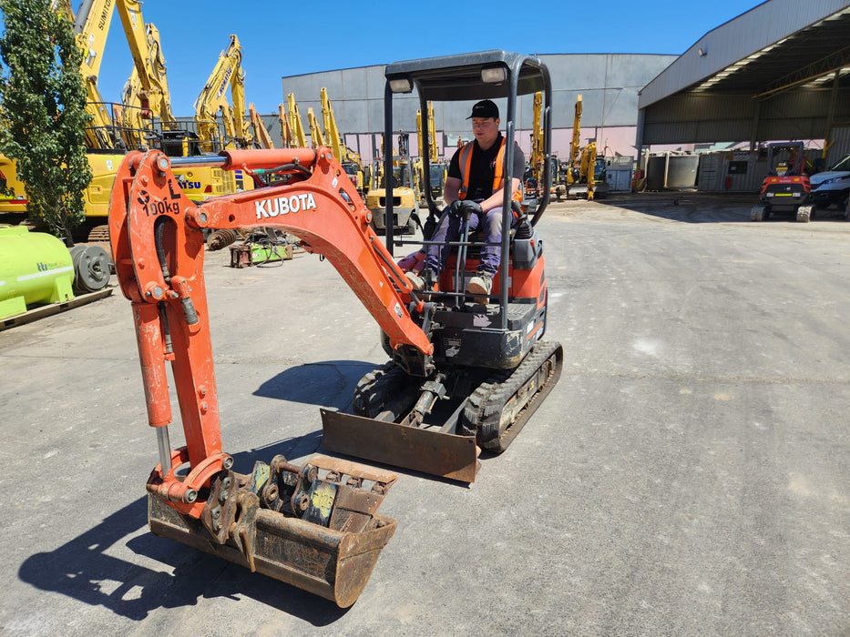 2020 KUBOTA U17-3 1.7T EXCAVATOR (E130) WITH HITCH, BUCKETS AND 1278 HOURS