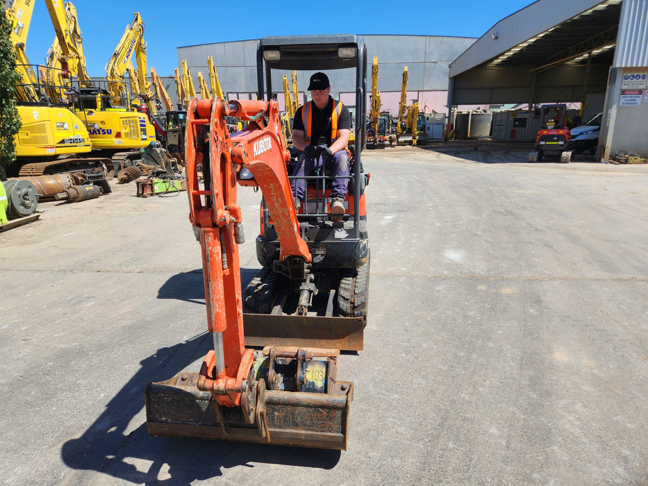 2020 KUBOTA U17-3 1.7T EXCAVATOR (E130) WITH HITCH, BUCKETS AND 1278 HOURS