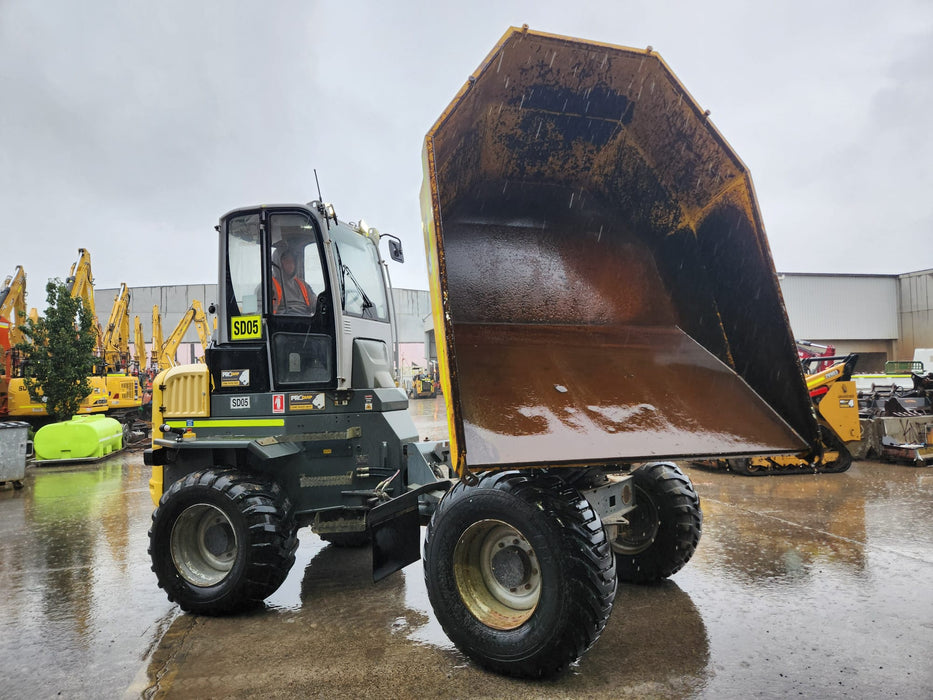 2017 WACKER NEUSON DW90 9T ARTICULATED SWIVEL SKIP DUMPER WITH 2550 HOURS