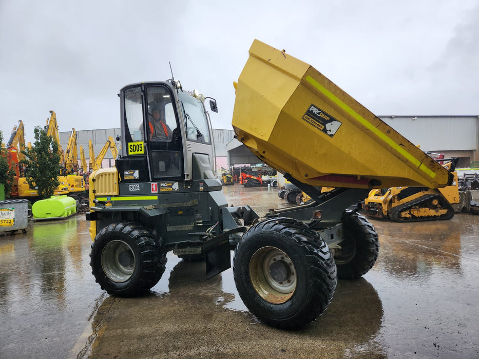 2017 WACKER NEUSON DW90 9T ARTICULATED SWIVEL SKIP DUMPER WITH 2550 HOURS