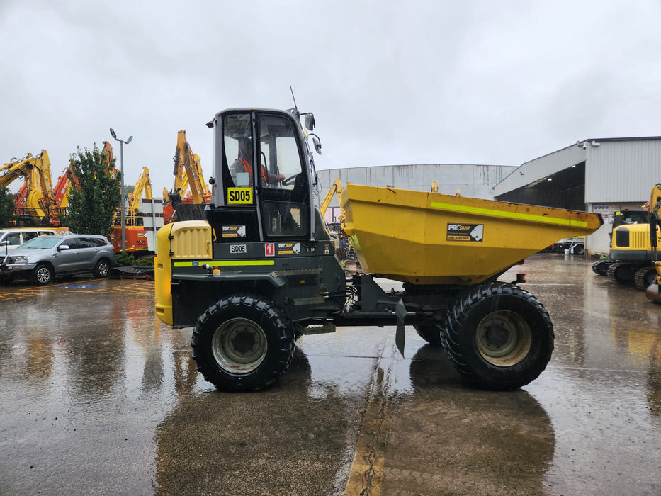 2017 WACKER NEUSON DW90 9T ARTICULATED SWIVEL SKIP DUMPER WITH 2550 HOURS