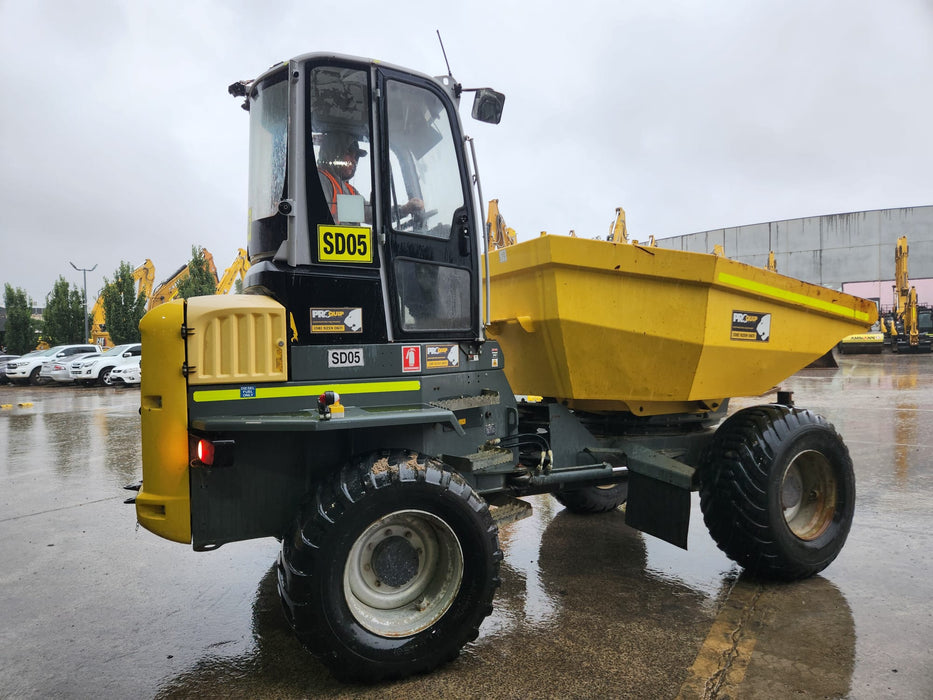 2017 WACKER NEUSON DW90 9T ARTICULATED SWIVEL SKIP DUMPER WITH 2550 HOURS