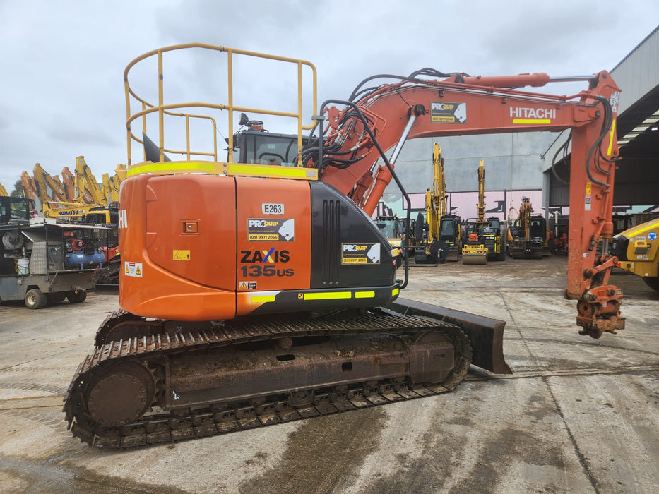 2020 HITACHI ZX135US-5 15T EXCAVATOR (E263) WITH TILT HITCH AND 3405HRS