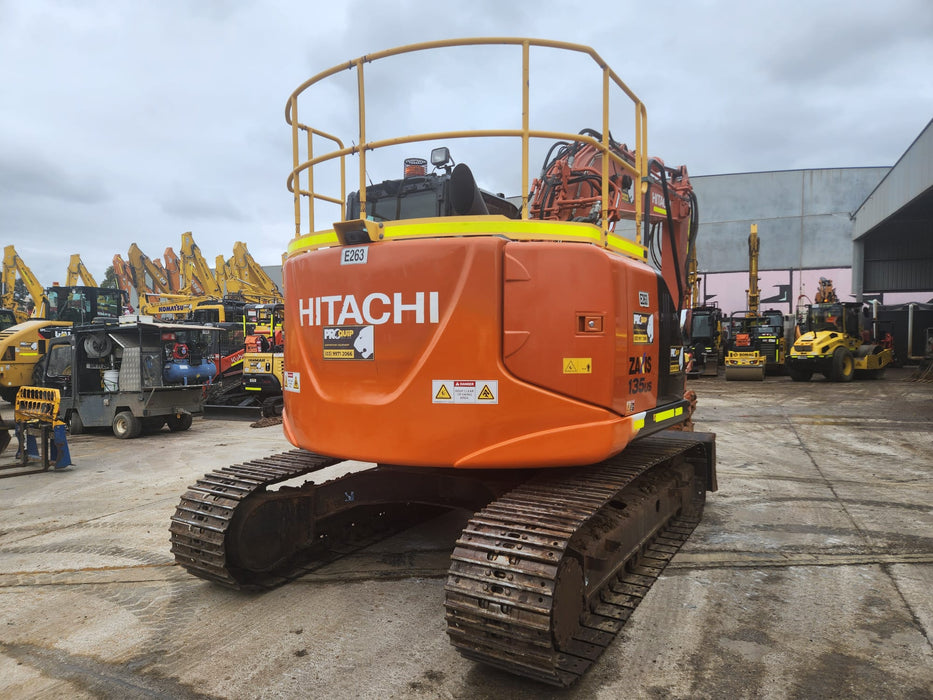 2020 HITACHI ZX135US-5 15T EXCAVATOR (E263) WITH TILT HITCH AND 3405HRS