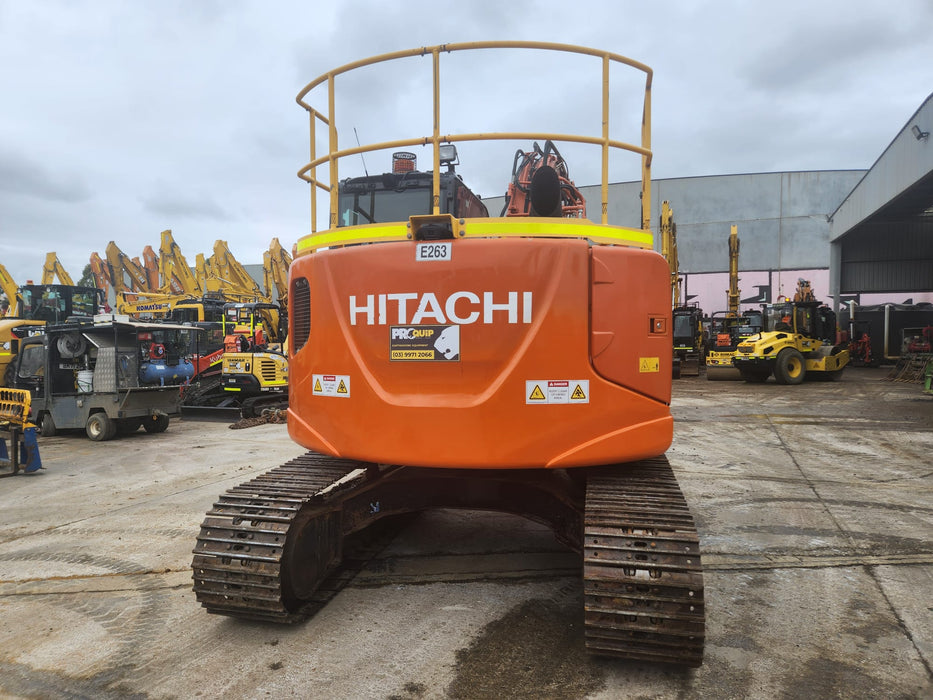 2020 HITACHI ZX135US-5 15T EXCAVATOR (E263) WITH TILT HITCH AND 3405HRS