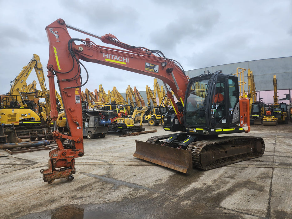 2020 HITACHI ZX135US-5 15T EXCAVATOR (E263) WITH TILT HITCH AND 3405HRS