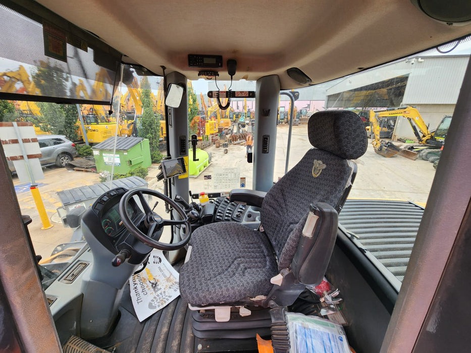 2020 CASE 621F 12T ARTIC WHEEL LOADER (L131) WITH HITCH, FORKS AND 2810 HOURS