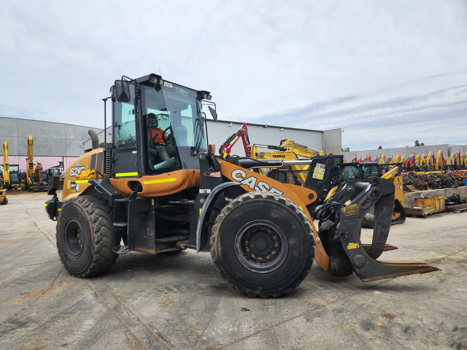 2020 CASE 621F 12T ARTIC WHEEL LOADER (L131) WITH HITCH, FORKS AND 2810 HOURS