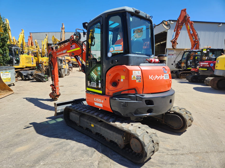 2021 KUBOTA U55-4 (M701) WITH FULL CAB, HITCH, BUCKETS,RAIL SPEC AND 1355 HRS