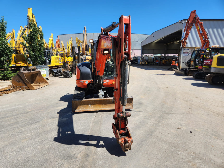 2021 KUBOTA U55-4 (M701) WITH FULL CAB, HITCH, BUCKETS,RAIL SPEC AND 1355 HRS