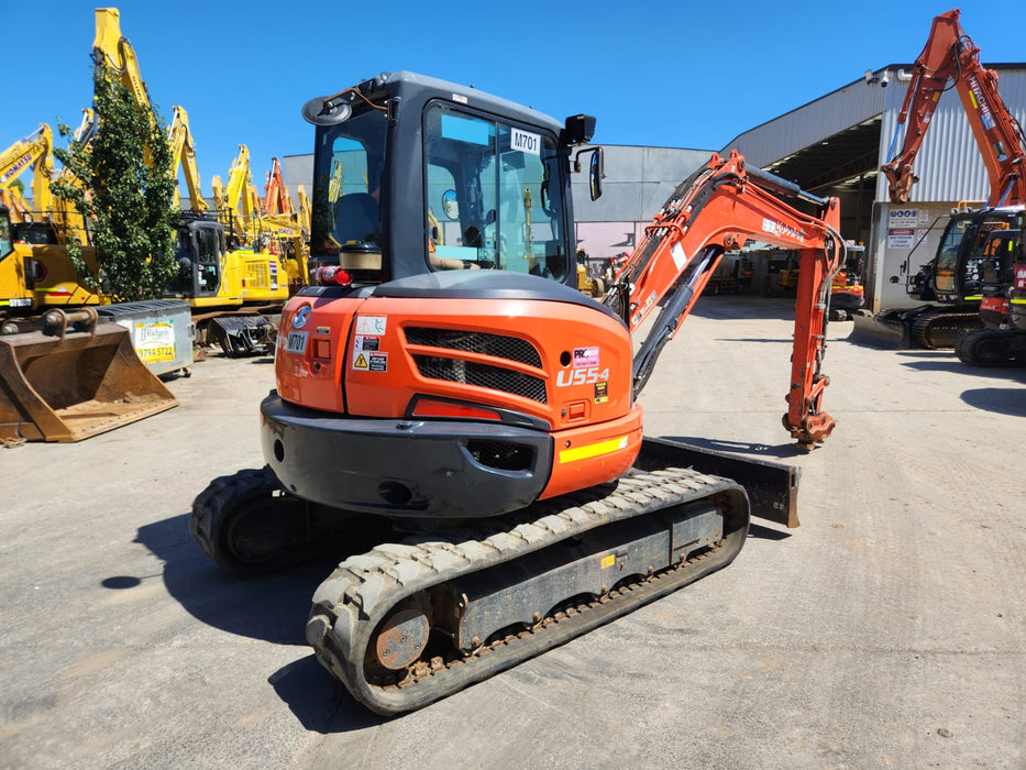 2021 KUBOTA U55-4 (M701) WITH FULL CAB, HITCH, BUCKETS,RAIL SPEC AND 1355 HRS