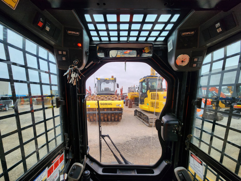 2023 CAT 226B3 SKID STEER (S156) WITH 4 IN 1 BUCKET, FULL CIVIL SPEC AND 320 HRS