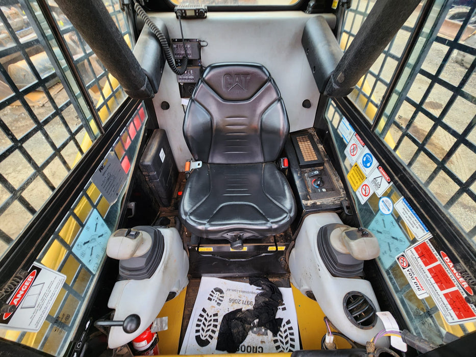2023 CAT 226B3 SKID STEER (S156) WITH 4 IN 1 BUCKET, FULL CIVIL SPEC AND 320 HRS