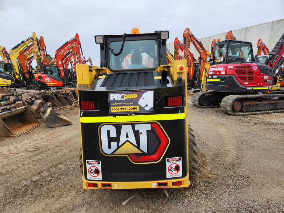 2023 CAT 226B3 SKID STEER (S156) WITH 4 IN 1 BUCKET, FULL CIVIL SPEC AND 320 HRS