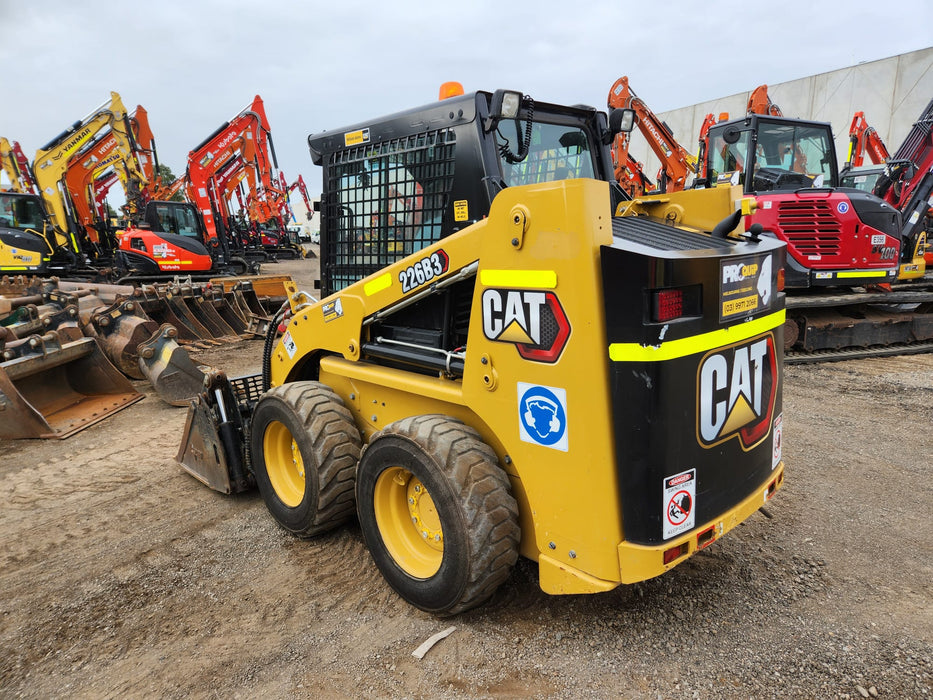 2023 CAT 226B3 SKID STEER (S156) WITH 4 IN 1 BUCKET, FULL CIVIL SPEC AND 320 HRS
