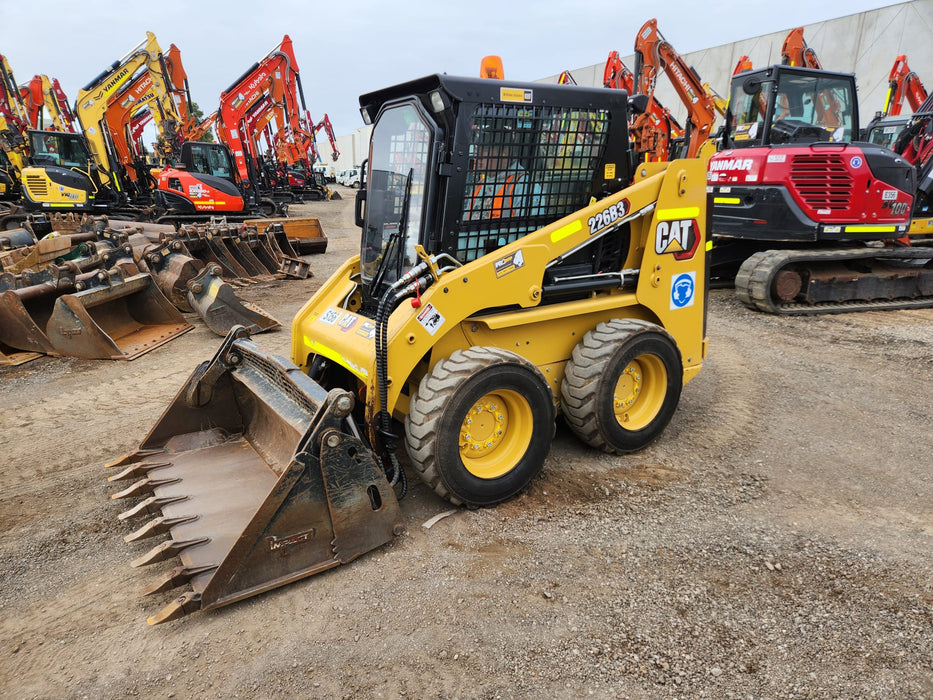 2023 CAT 226B3 SKID STEER (S156) WITH 4 IN 1 BUCKET, FULL CIVIL SPEC AND 320 HRS