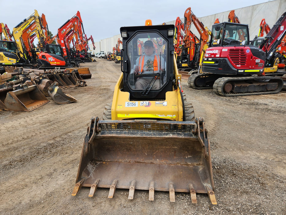 2023 CAT 226B3 SKID STEER (S156) WITH 4 IN 1 BUCKET, FULL CIVIL SPEC AND 320 HRS