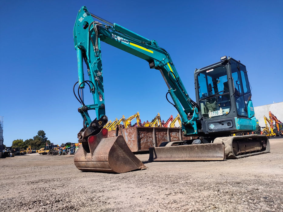 2019 KOBELCO SK55SRX-6 EXCAVATOR (M1074) WITH CAB, ATTACHMENTS, 2840 HOURS