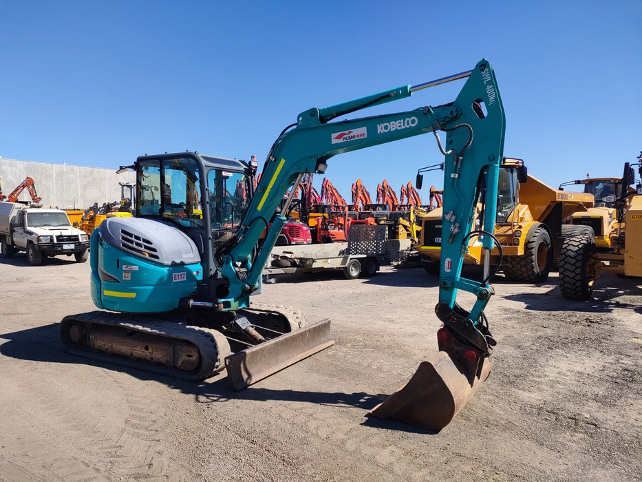 2019 KOBELCO SK55SRX-6 EXCAVATOR (M1074) WITH CAB, ATTACHMENTS, 2840 HOURS