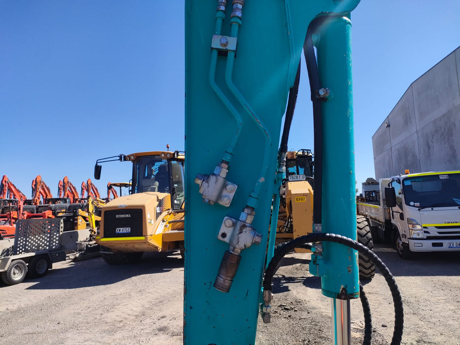 2019 KOBELCO SK55SRX-6 EXCAVATOR (M1074) WITH CAB, ATTACHMENTS, 2840 HOURS