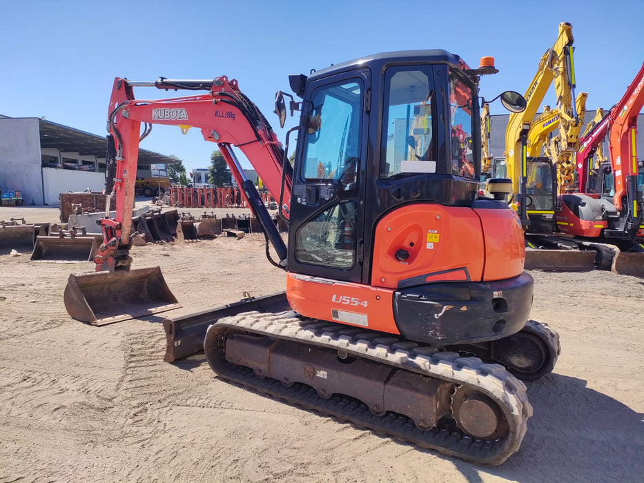 2017 KUBOTA U55-4 5.6T EXCAVATOR (M1075) WITH CAB, HITCH, BUCKETS, 3417 HRS