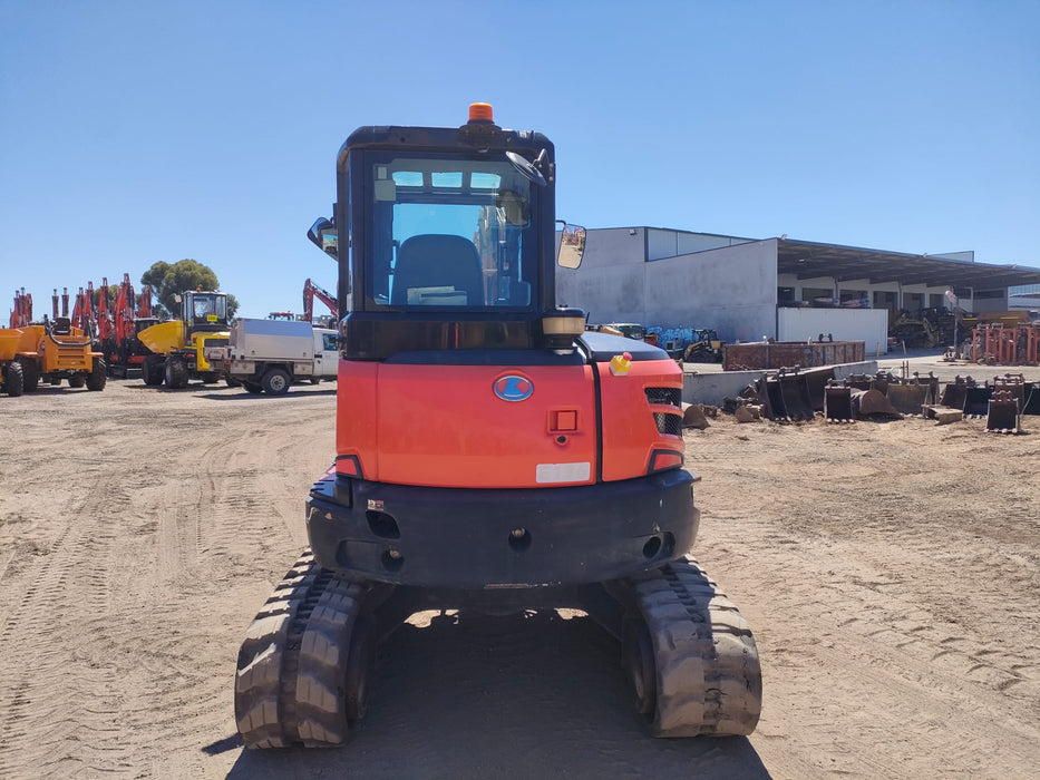 2017 KUBOTA U55-4 5.6T EXCAVATOR (M1075) WITH CAB, HITCH, BUCKETS, 3417 HRS