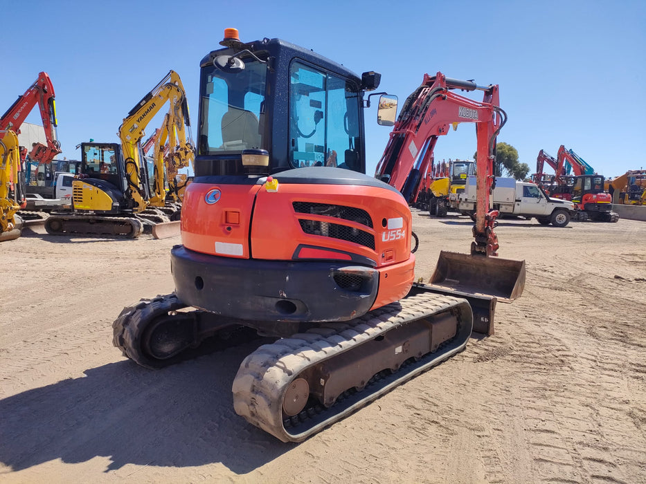 2017 KUBOTA U55-4 5.6T EXCAVATOR (M1075) WITH CAB, HITCH, BUCKETS, 3417 HRS