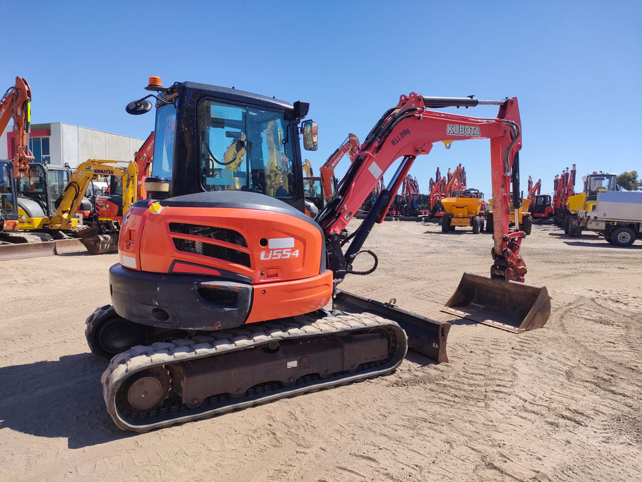 2017 KUBOTA U55-4 5.6T EXCAVATOR (M1075) WITH CAB, HITCH, BUCKETS, 3417 HRS