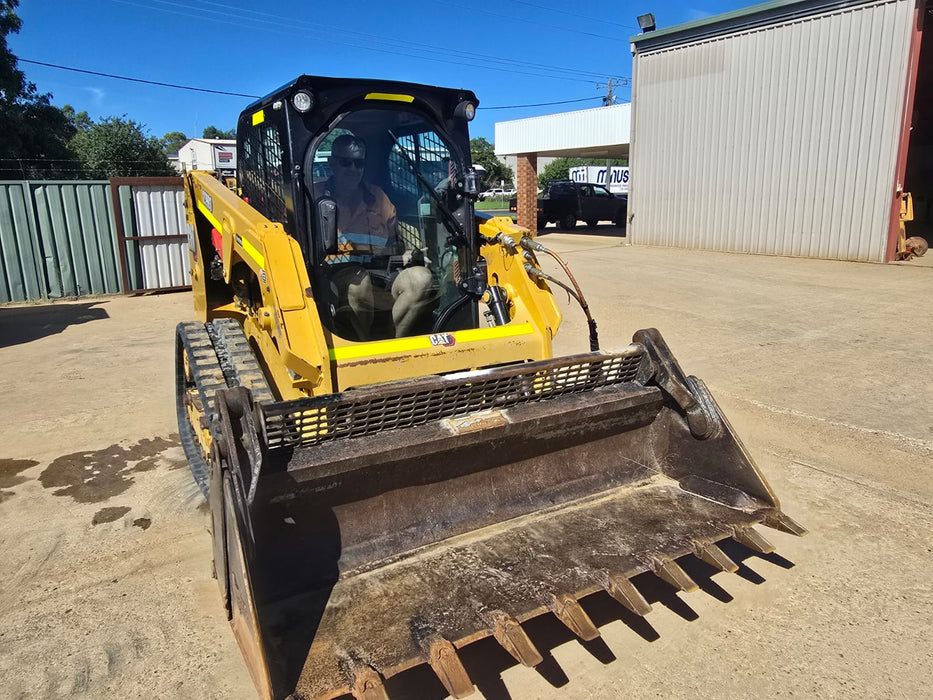 2019 CAT 239D3 TRACK LOADER (T686) WITH FULL CIVIL SPEC, 4 IN 1 AND 2180 HOURS